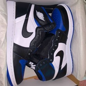 Air Jordan 1 Retro High Blue